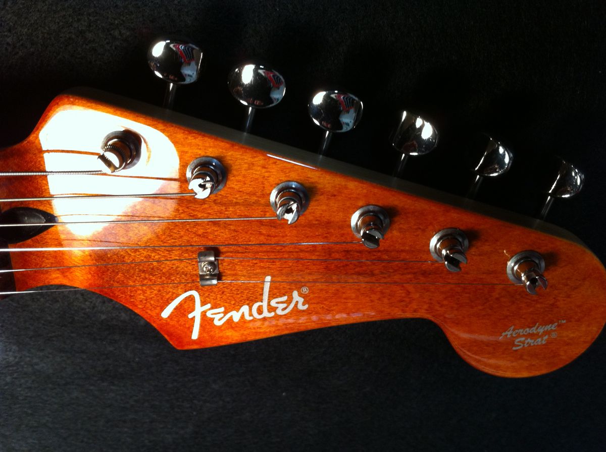 Fender_Stratocaster_Aerodyne_Special Picture 11