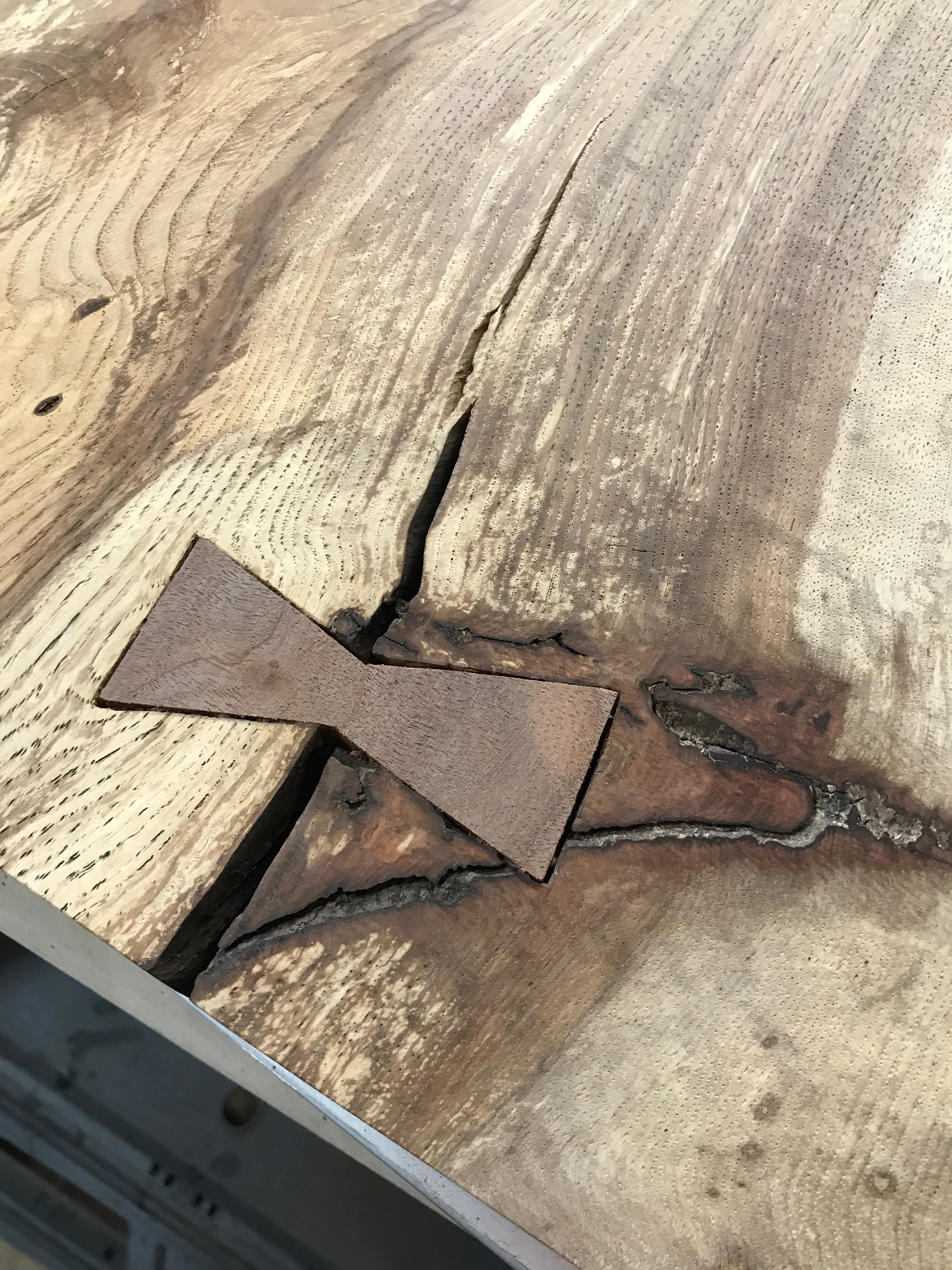 01_Bowtie_Spline_Detail Picture IMG_3184