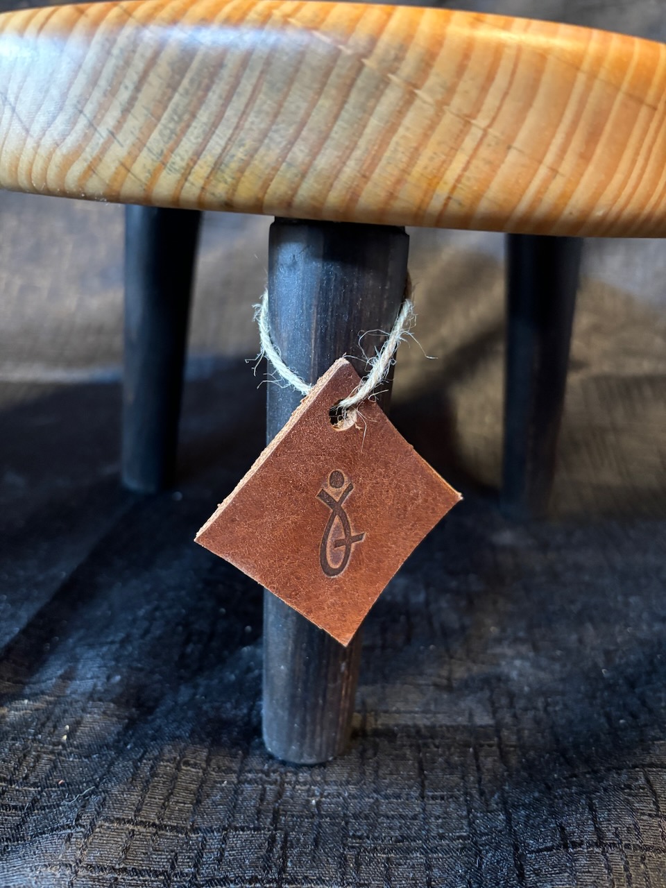 Pine_Footstool_Pyrography Picture IMG_0889